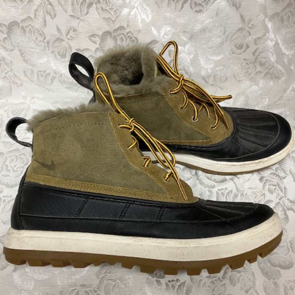 Nike Woodside Chukka II winter boots